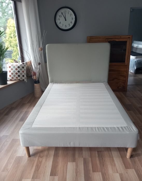 Nowe drewniane łóżko kontynentalne Ikea z wymiennym pokryciem