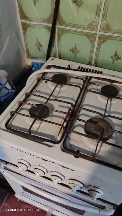 Газовая плита 4 комфорки в хорошем состоянии