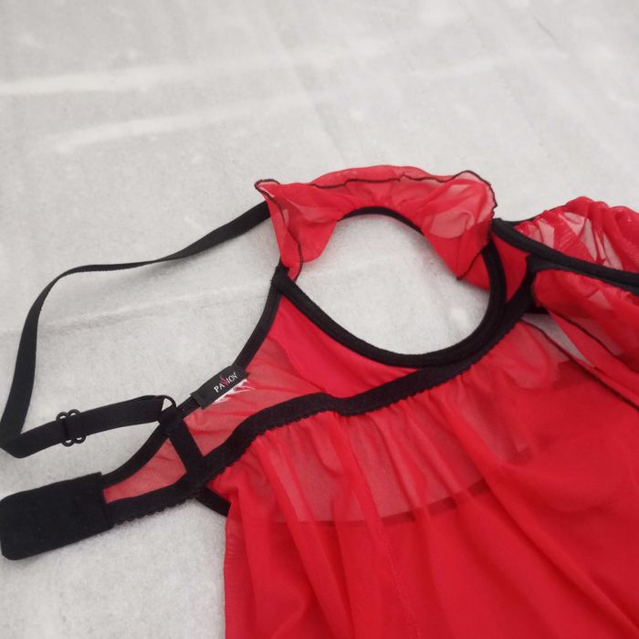 Пеньюар/ прозрачное неглиже с трусиками ( открытая грудь) .