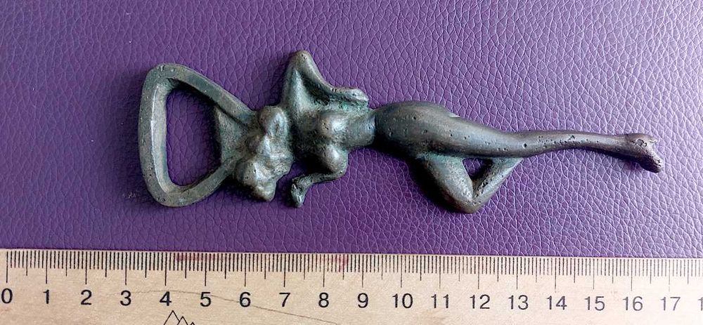 Открывашка бронзовая старая