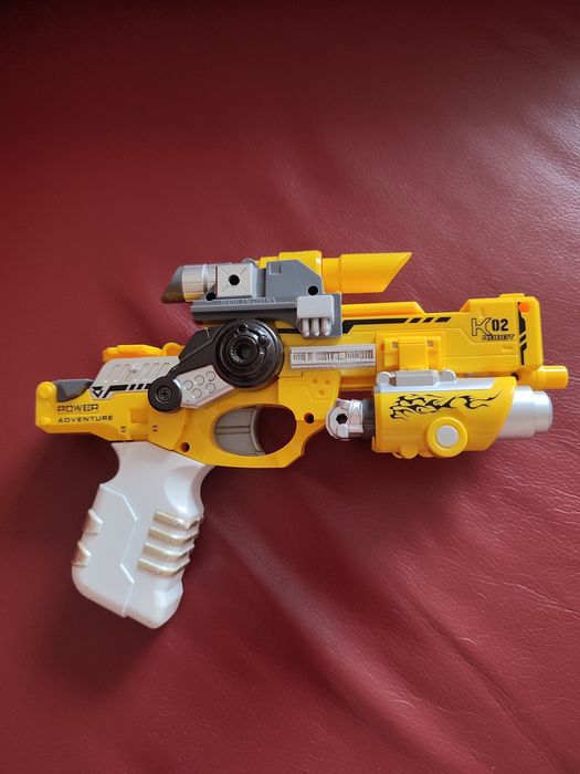 Пистолет-трансформер-робот