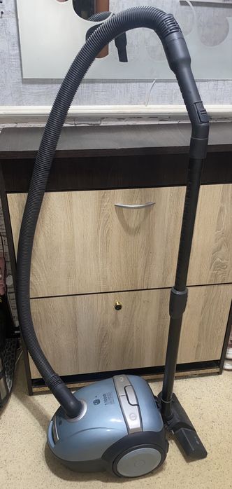 Пилесос Lg До 1700w МОДЕЛЬ: V-C5271NT