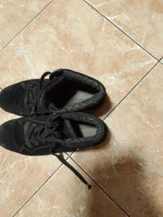 Czarne botki zamszowe