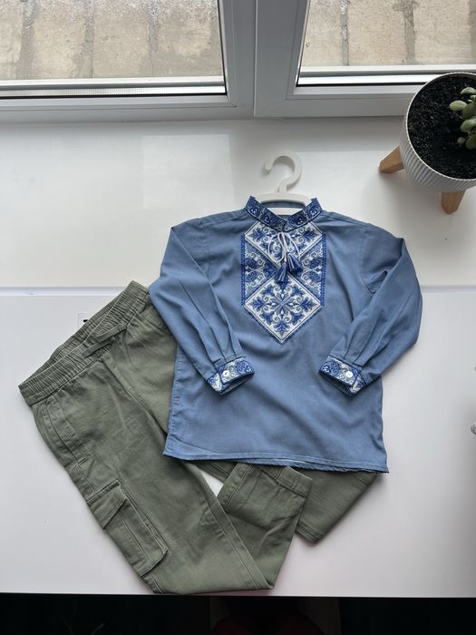 Вишиванка для хлопця 110-116розмір(5-6років)і штани