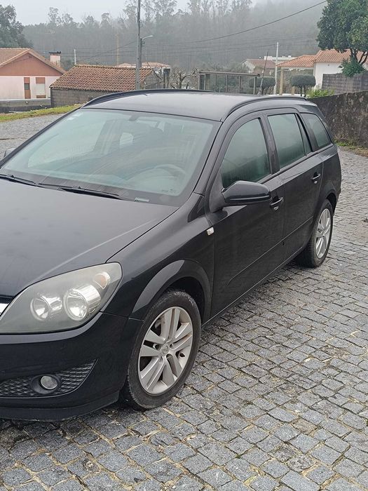 Ofereço á melhor oferta Opel Astra Caravan 1.3 CDTI 2008 Económica e Fiável