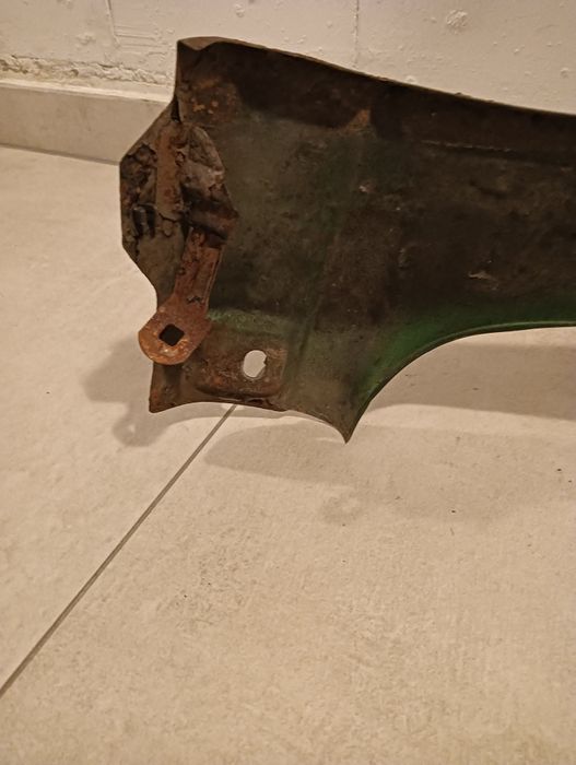 Błotnik prawy przód Fiat Punto 1