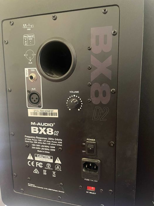 Par Colunas M-Audio BX8 D2 + Interface M-Audio M-Track 2×2 !