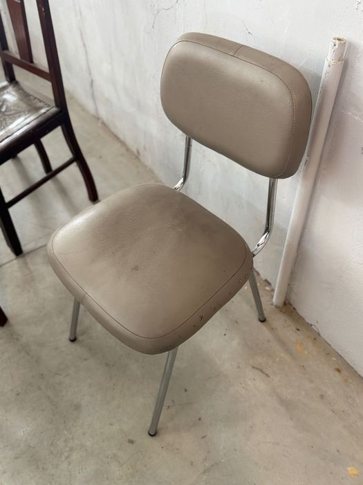 Cadeira de consultório médico