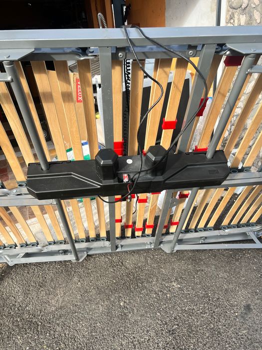 Estrado articulado elétrico com comando – 132 × 182 cm