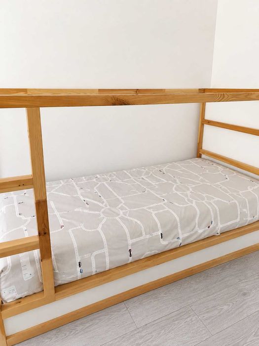 Cama IKEA KURA 90x200 + colchão MALVIK