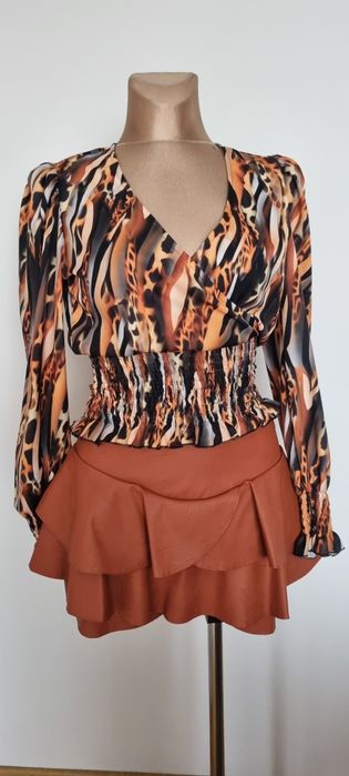 Piękne dopasowane sukienki