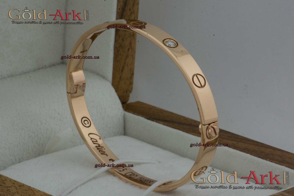 Стильный золотой браслет