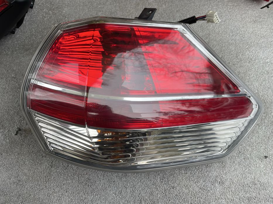 Правий задній ліхтар Nissan X-Trail/Rogue  (T32) 2014+ оригінал