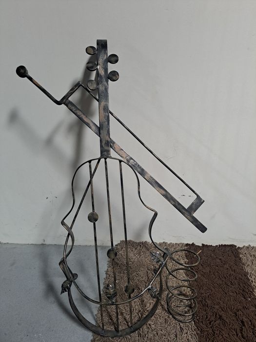 sprzedam uchwyt na  wino