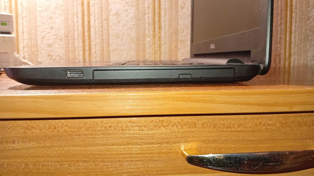 Dell Latitude 3440 14' Core I3-4010U 4х1.7ГГц 8/250ГБ Батарея 90Вт Б/Ж