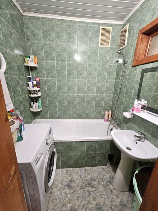 Квартира в продажі покращеного планування, в гарному жилому стані.