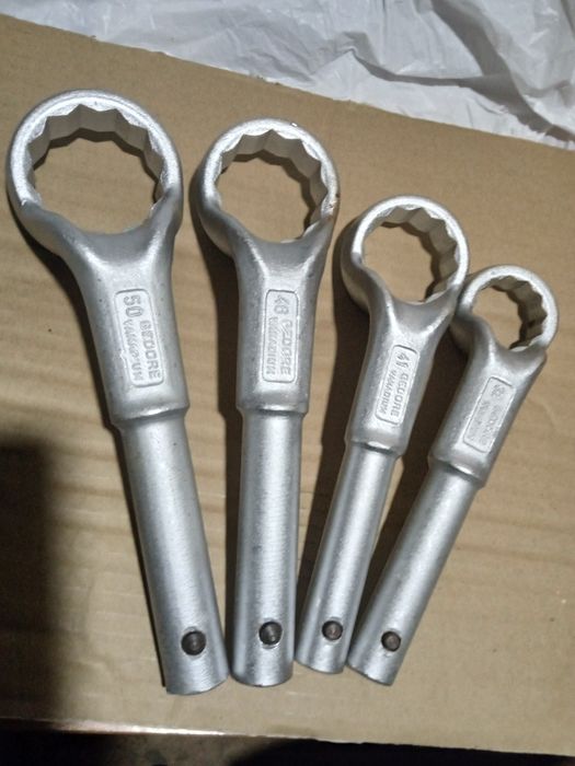 Ключи накидные для ля грузовиков .