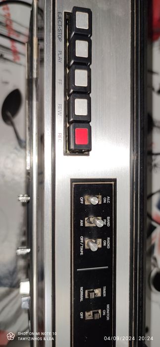 Radio cassete +relógio despertador vintage