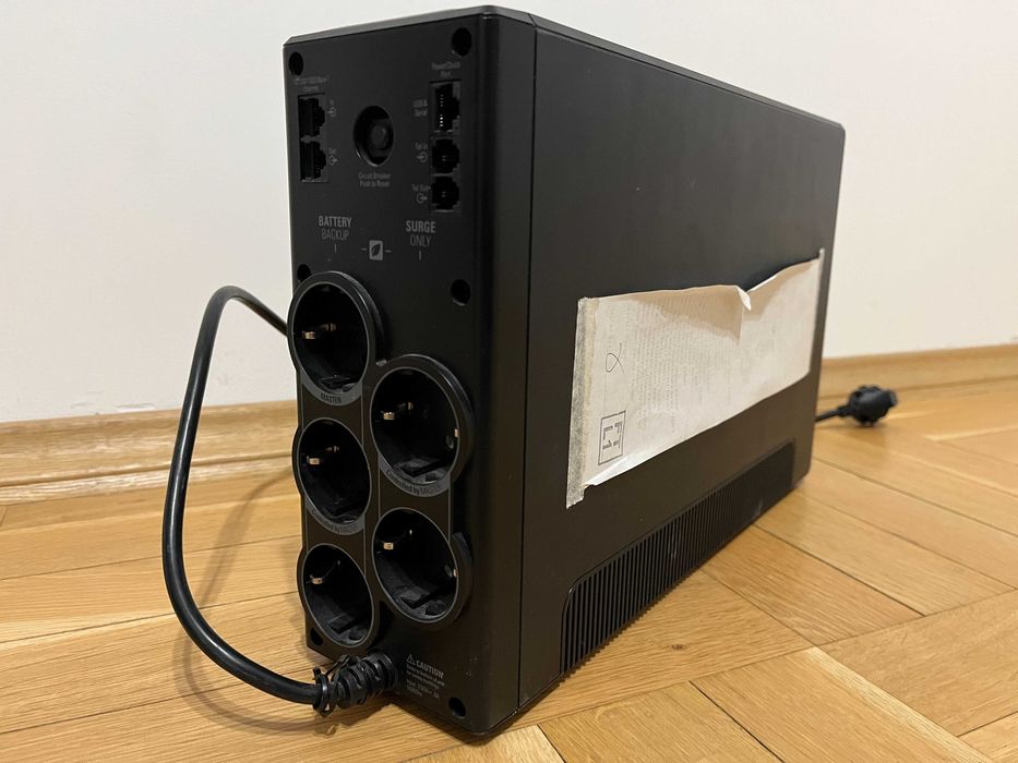 Блок безперебійного живлення (UPS) APC Back-UPS Pro 900VA (BR900G-RS)