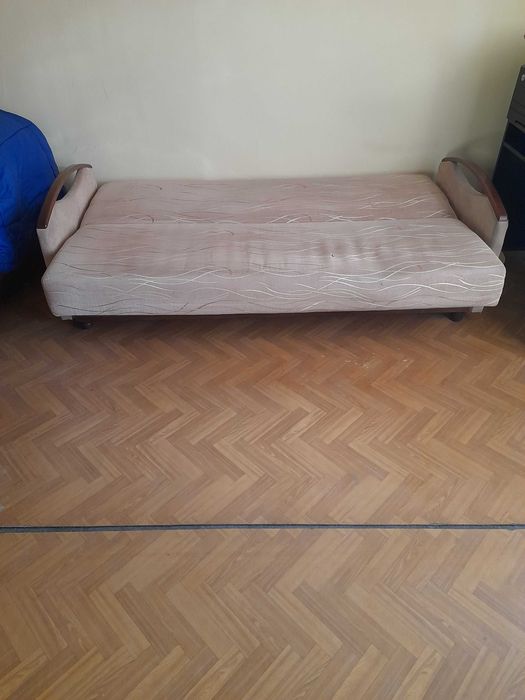 Używana wersalka w niezłym stanie oddam za darmo !