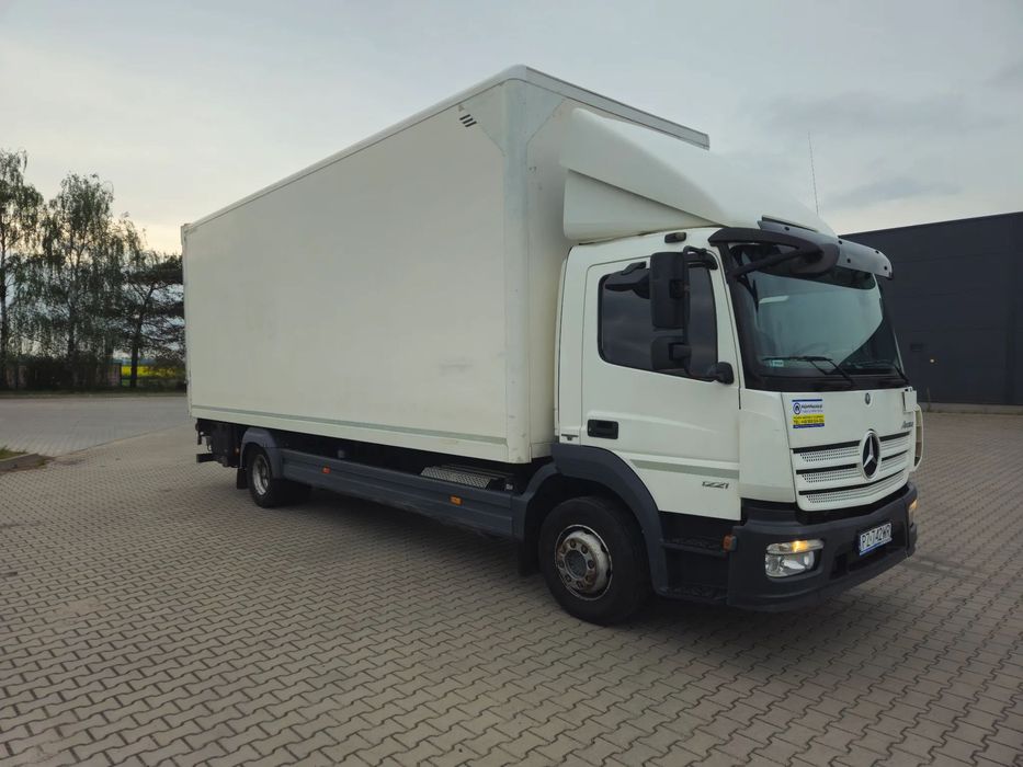 Mercedes-Benz ATEGO 1221  Wynajem Mercedes ATEGO 2015 | 18 Palet | Winda UDT | Nowy Dwór Mazowie
