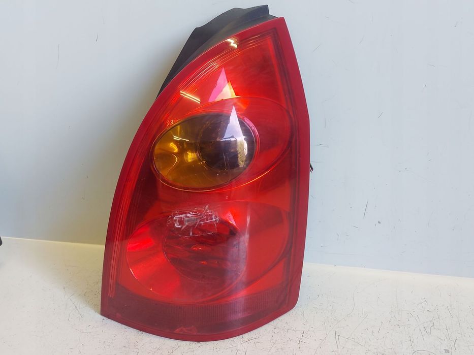 NISSAN PRIMERA P12 01- LAMPA PRAWA TYŁ TYLNA KOMBI