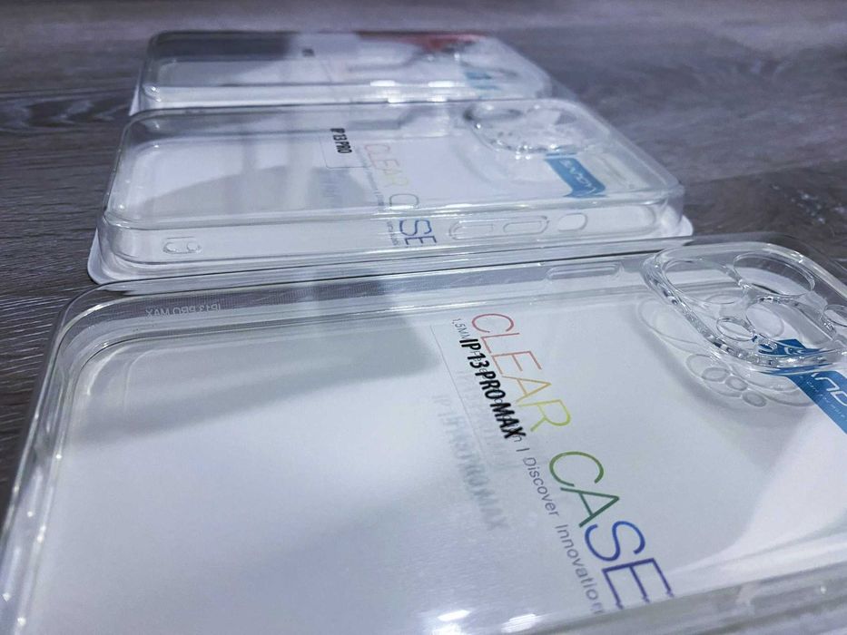 Capa "Clear Case" transparente para iPhone 14 e 13