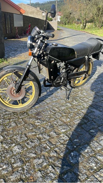 Vendo casal 6 rz a andar bem original com documento unico