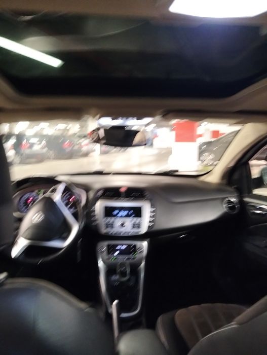 Lancia Delta Luxuoso Turbo Diesel 10