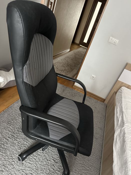 Продам мягке овісне крісло