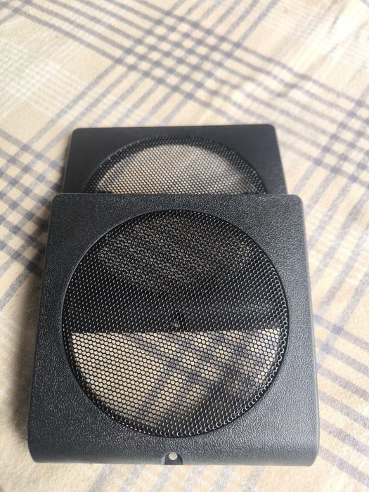 Grelhas para colunas na porta Golf MK2 Jetta MKII