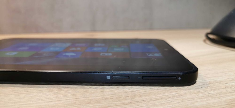 HP Tablet Pro 408 Intel Atom Z3736F/2GB Ram/32GB /Windows 8 #006