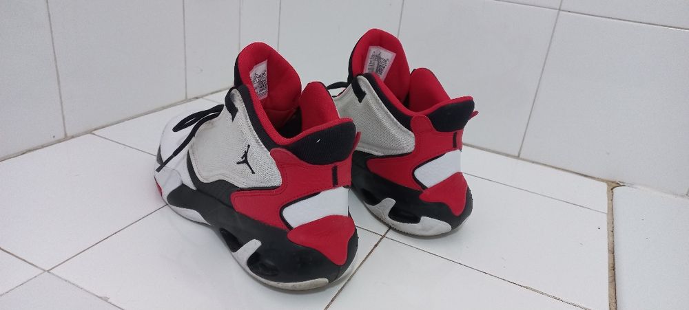 Jordan Max aura 4