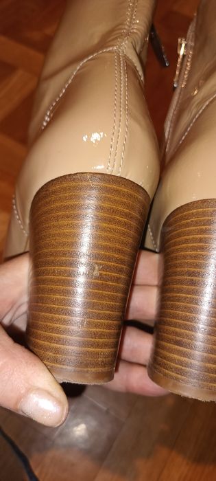 Carvela Made Italia.botki damskie lakierowane