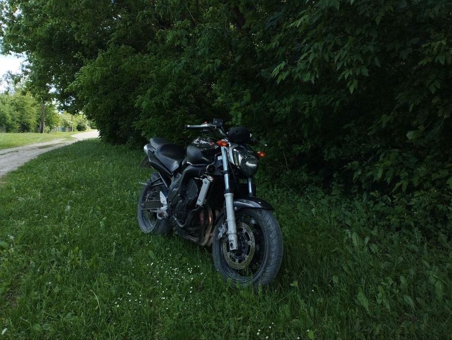 Мотоцикл Yamaha fz600