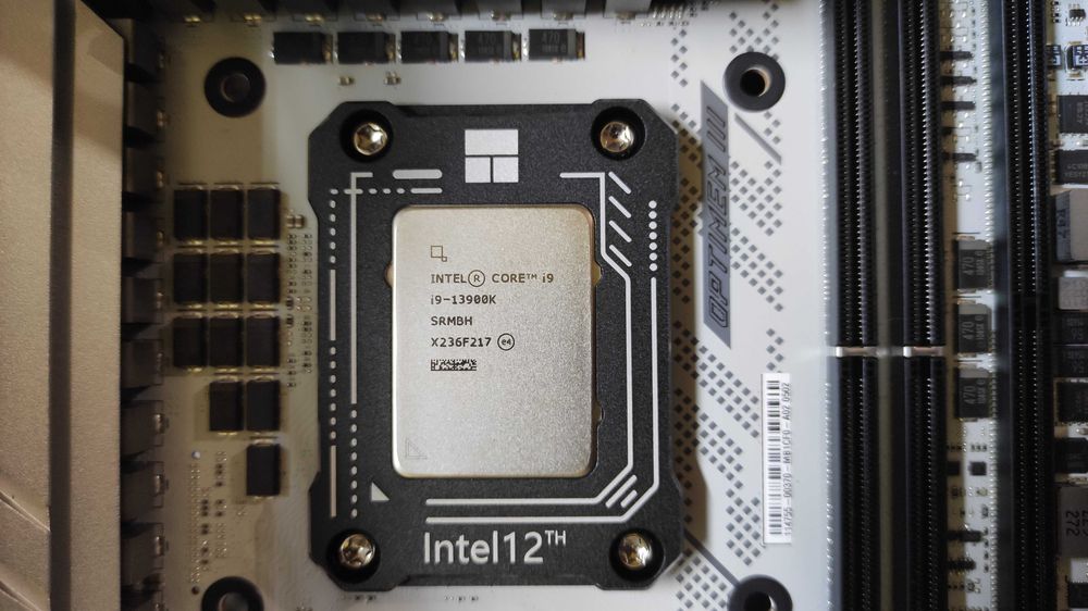 ASUS Rog Maximus Z790 APEX c/ i9-13900K
