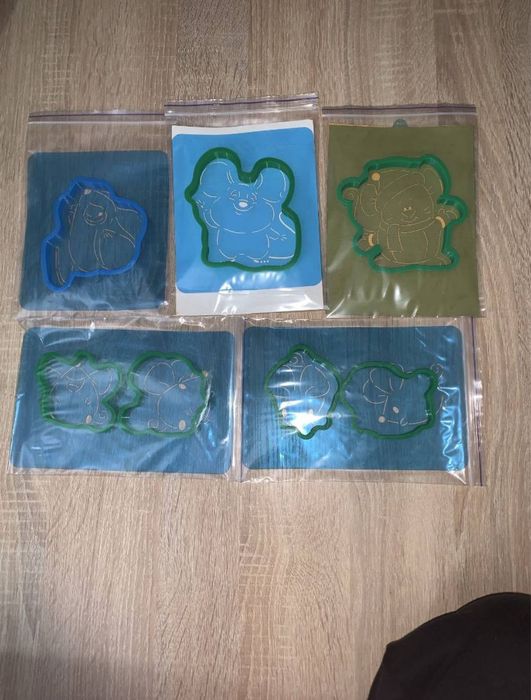 Набір вирубок для пряників з трафаретами