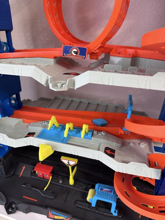 Трек  мега гараж Атака Дракона Hot Wheels
