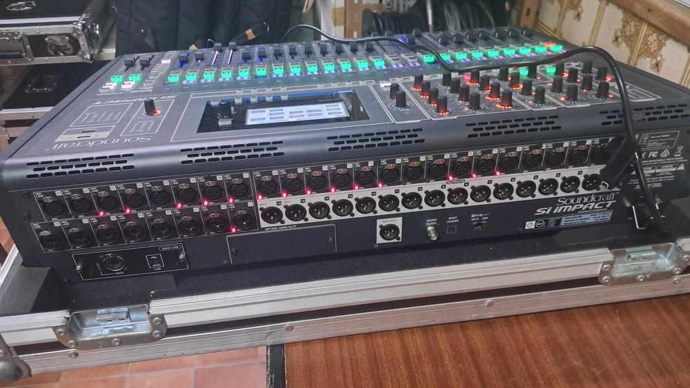 Mesa Digital Soundcraft SI Impact com Case