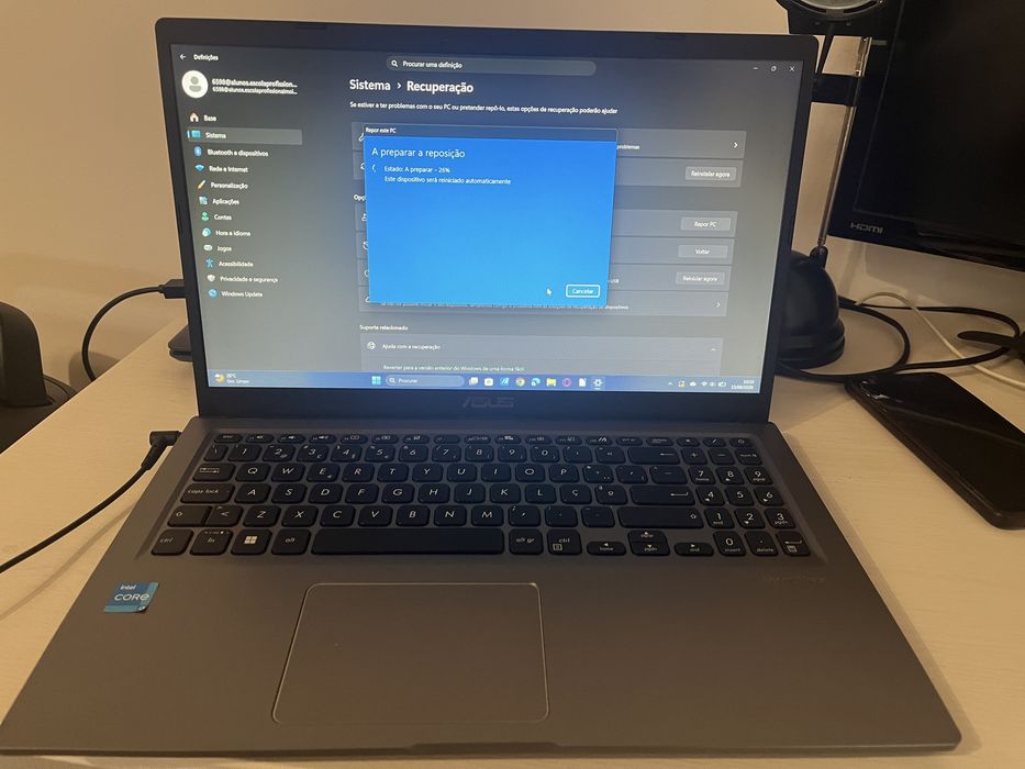 Portátil Asus F515EA - i3-1115G4 - 12GB RAM - 512GB SSD