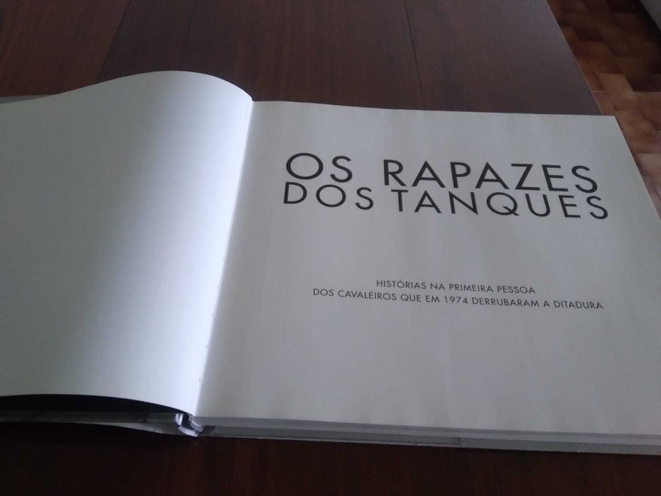Os Rapazes dos Tanques por Alfredo Cunha e Adelino Gomes