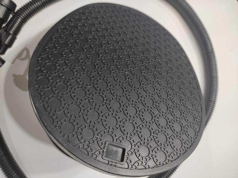 Pompka nożna kempingowa.