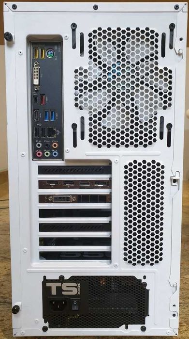 Komputer i7 7700K 4,20 GHz 64 GB RAM 1070 8GB SSD