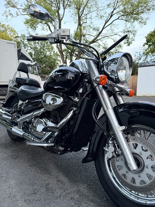 Suzuki Intruder C 800