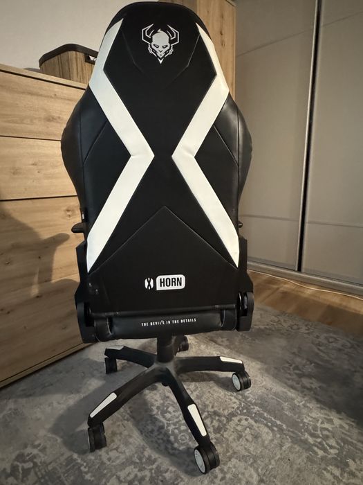 Fotel DIABLO CHAIRS X-Horn (L) Czarno-biały