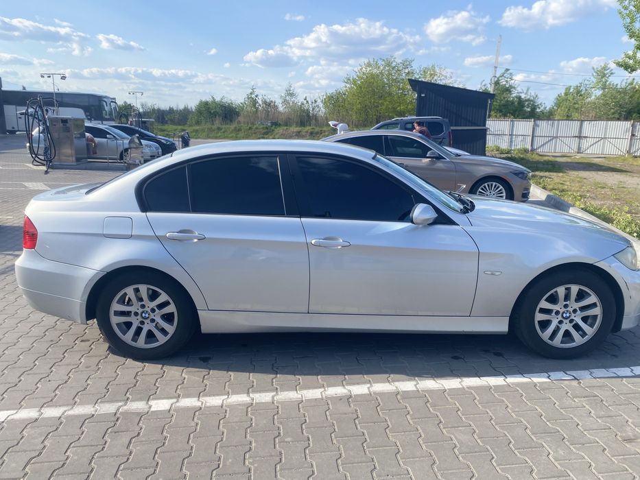 BMW e90 2.0 бенз