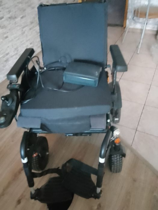 Wózek inwalidzki elektryczny