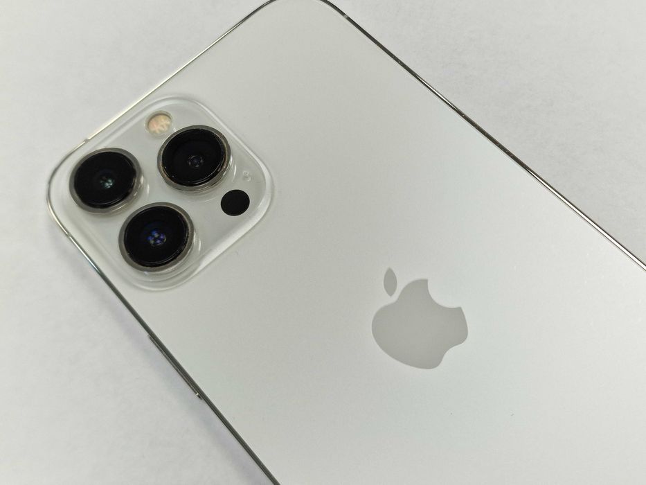 Iphone 13 PRO MAX 256GB/ Silver/ 75%/ Grade A- + ładowarka