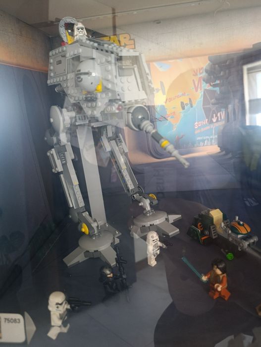 lego Star Wars  Witryna z 75083 i 75090