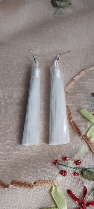 Chwosty frędzle długie wiszące kolczyki białe Biżuteria nowe